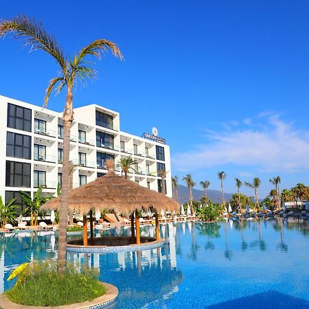 Oricon Coast Luxury Resort Орикум Екстериор снимка