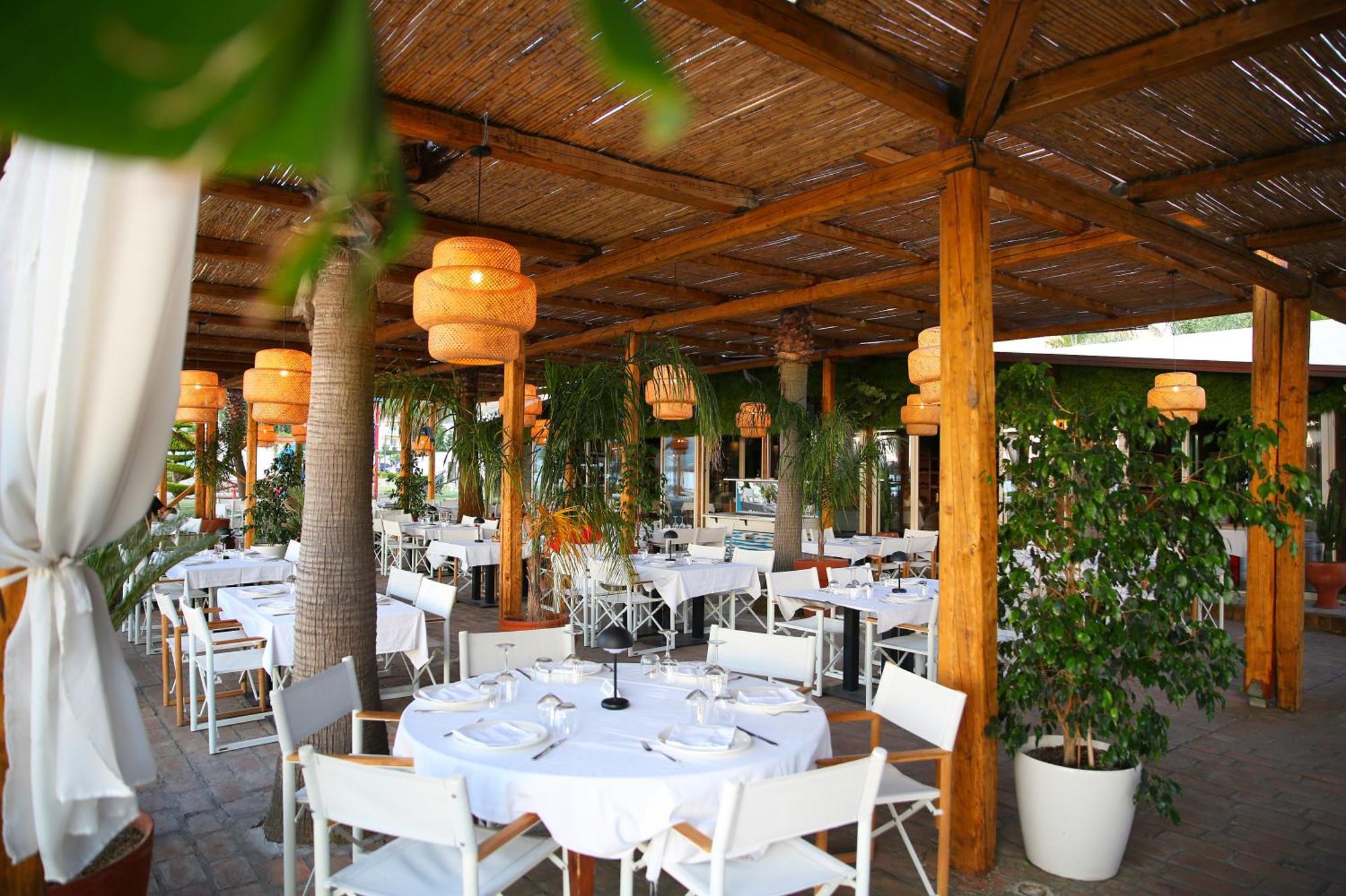 Oricon Coast Luxury Resort Орикум Екстериор снимка