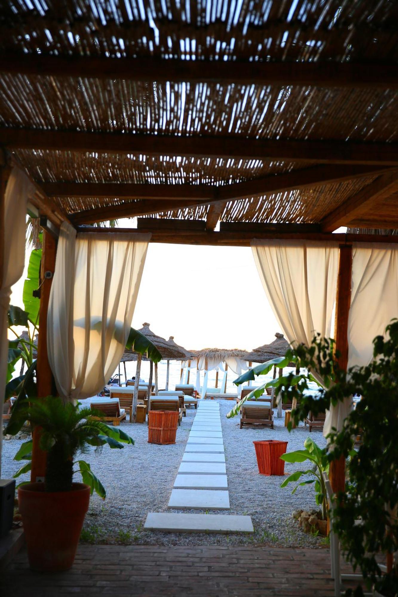 Oricon Coast Luxury Resort Орикум Екстериор снимка