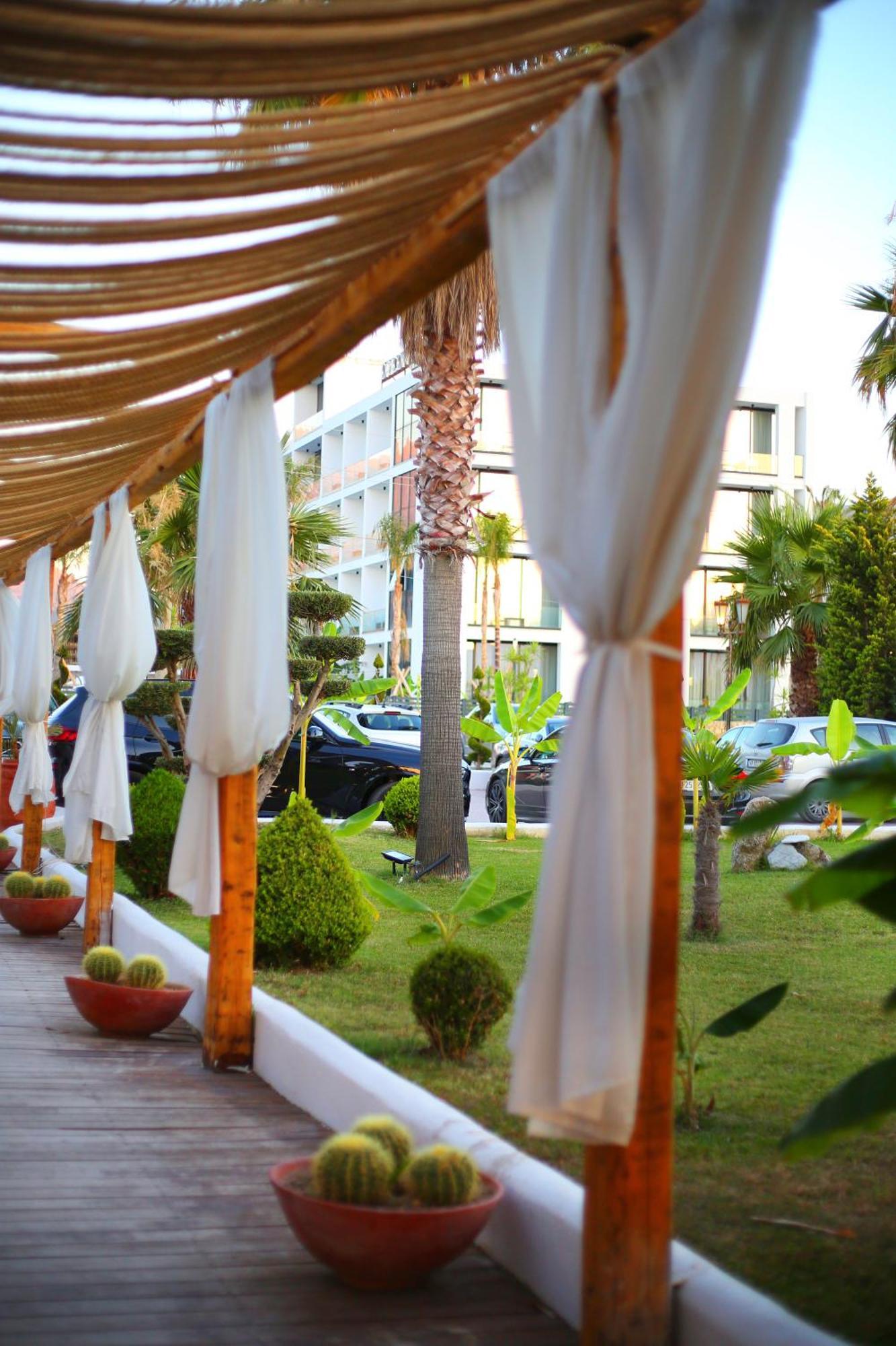 Oricon Coast Luxury Resort Орикум Екстериор снимка
